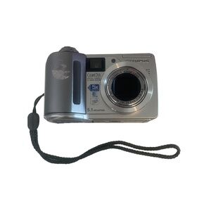 Olympus Camedia 5.1 MP C 5500 Zoom Clean Not Tested Parts